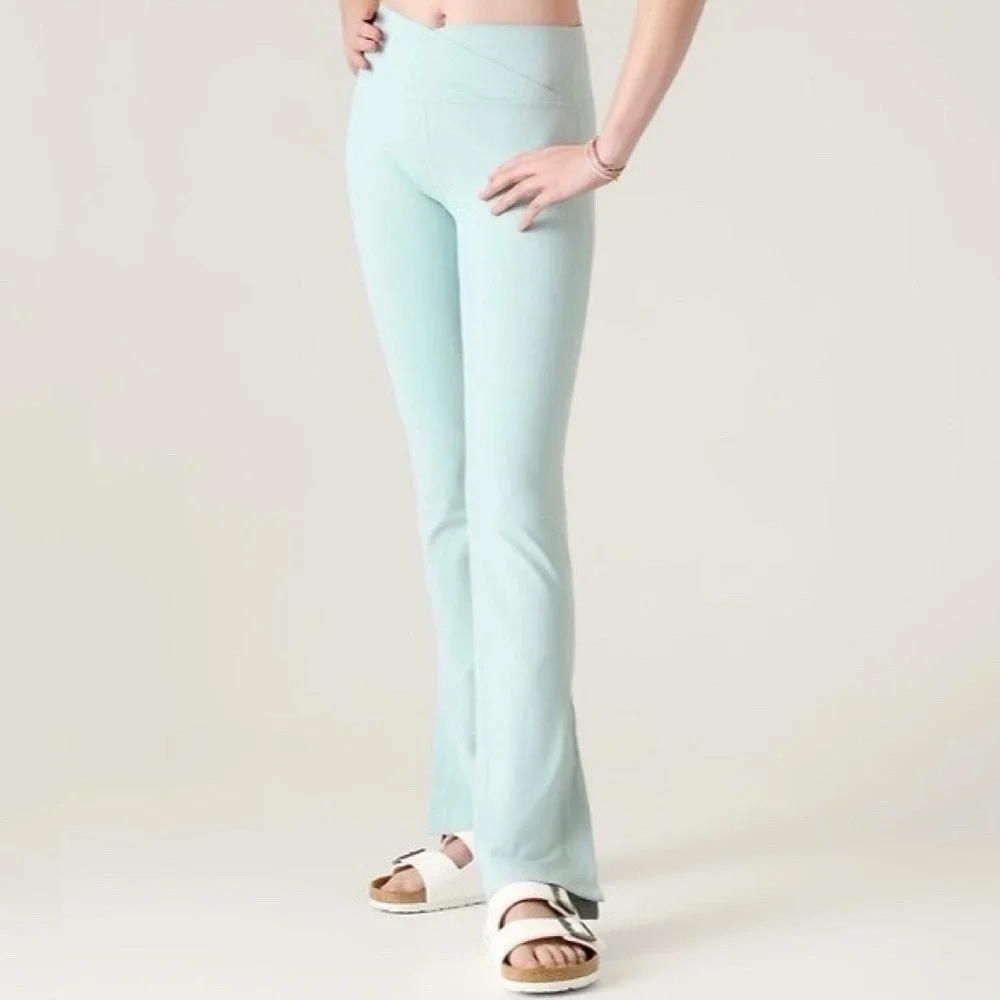 Athleta Girl Transcend Crossover Bootcut Pant, Dawn Blue Sz L 12